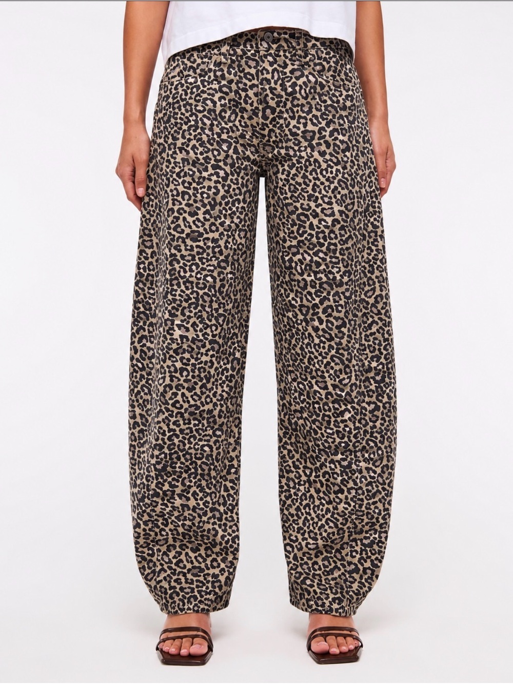 Abercrombie Curve Love Leopard Animal Print Mid-Rise Barrel Jeans Tan 33 NWOT - Picture 5 of 14